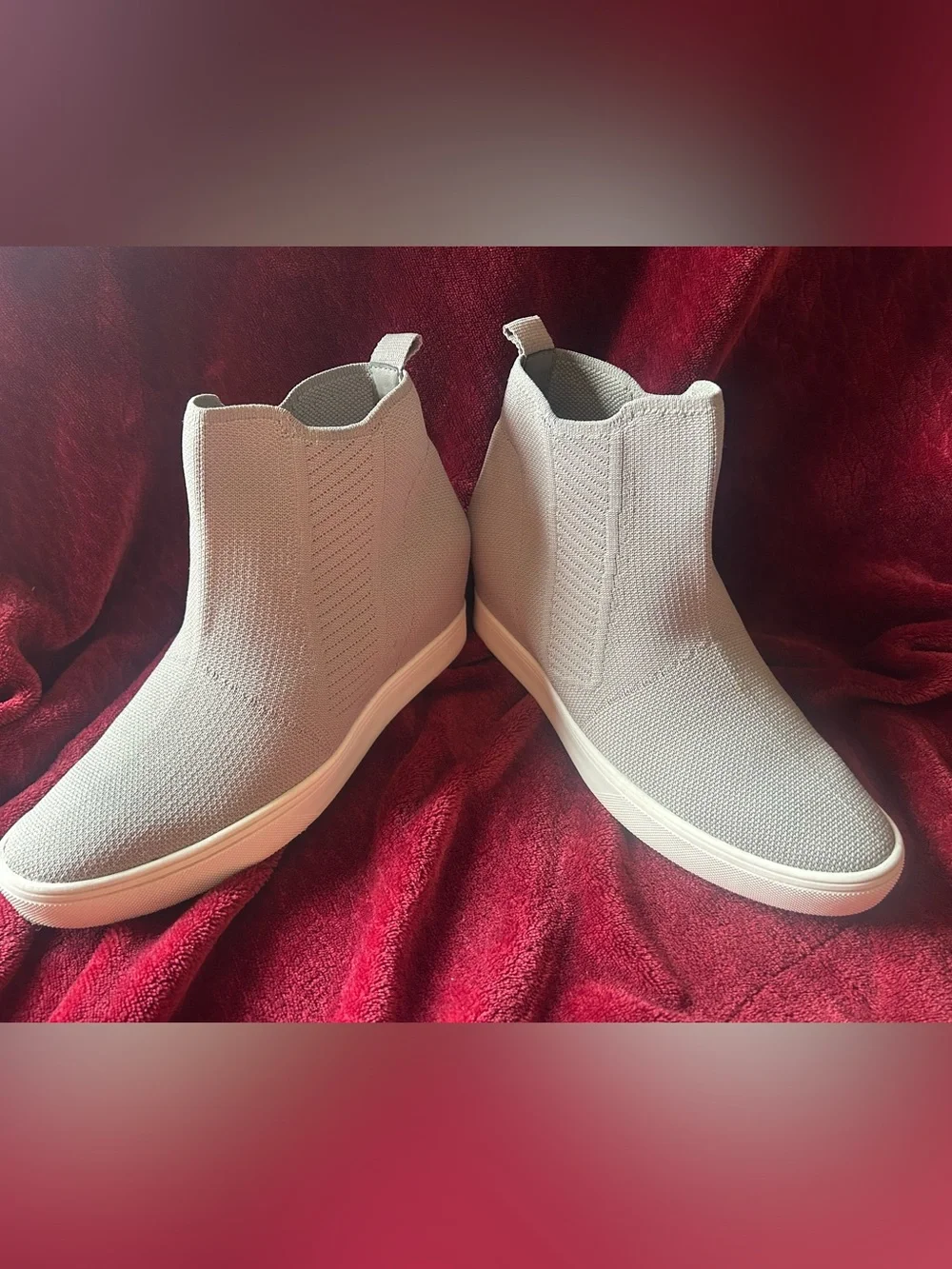 MIA Leesa Light Gray Knit Wedge Slip-On Booties Size 7.5